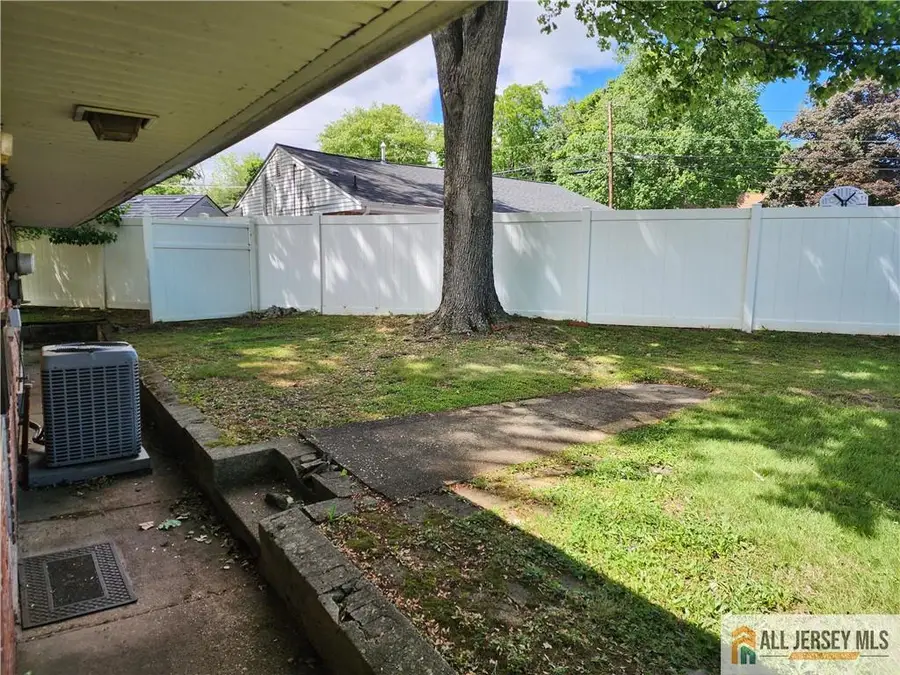 -130 Garden Terrace, Edison, NJ 08817 - #3
