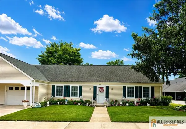 -496 Revere Way #496A, Monroe, NJ 08831