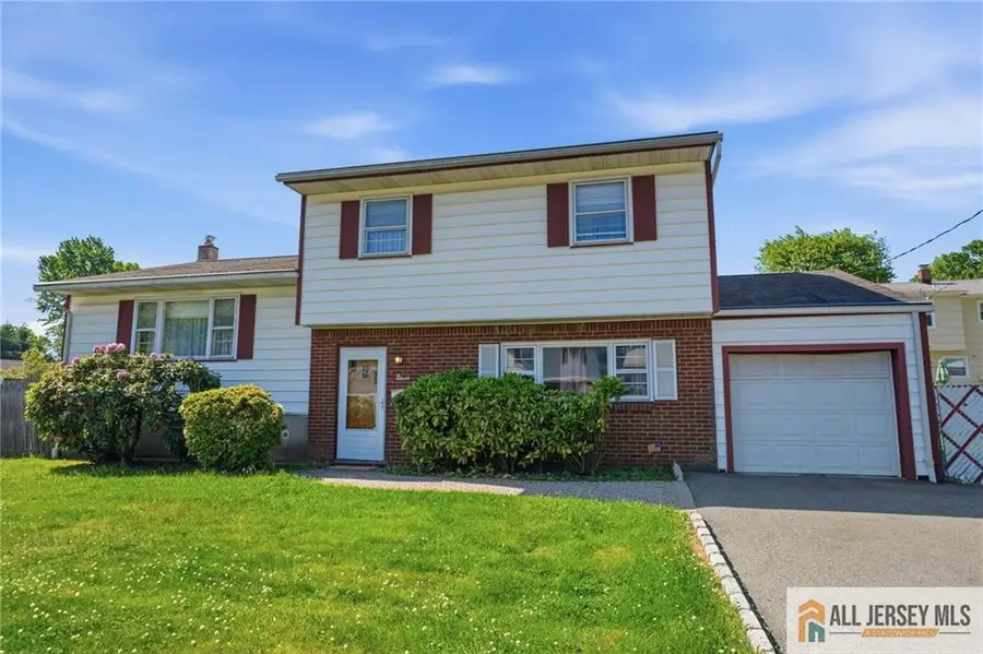 -11 Reo Court, Colonia, NJ 07067 - #2