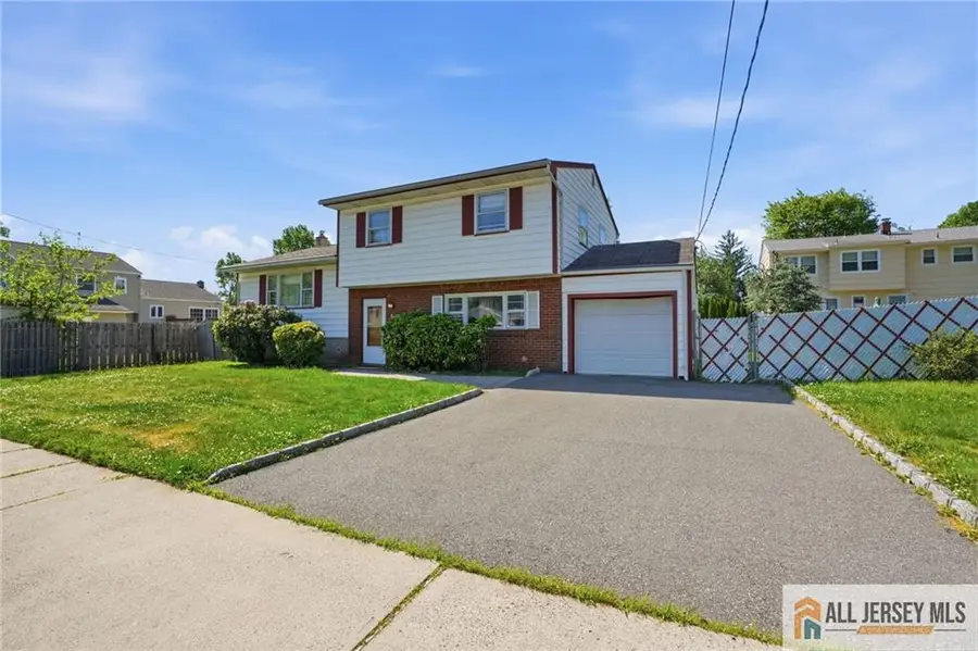 -11 Reo Court, Colonia, NJ 07067 - #3