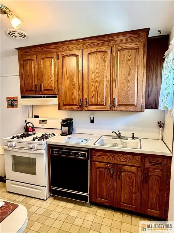 -89 S Pennington Road, New Brunswick, NJ 08901 - #3