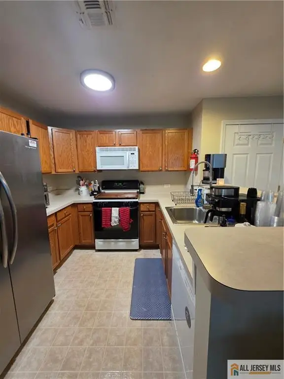 -358 Rector Street #410, Perth Amboy, NJ 08861 - #3