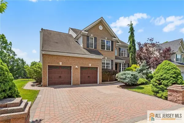 -5 Woodfield Court, Franklin, NJ 08540