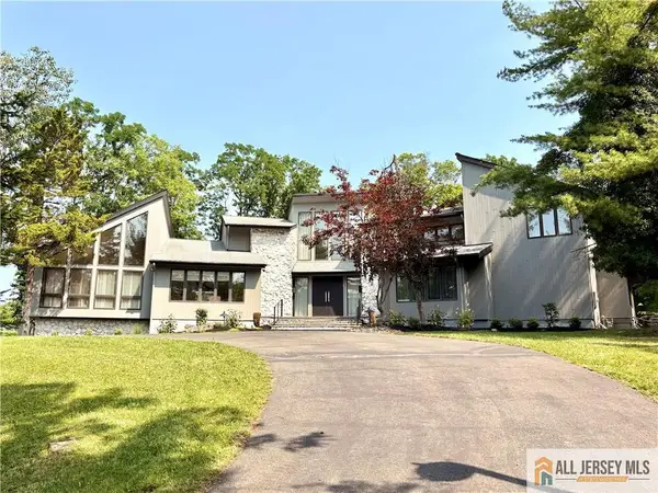 -46 Calvert Avenue, Edison, NJ 08820