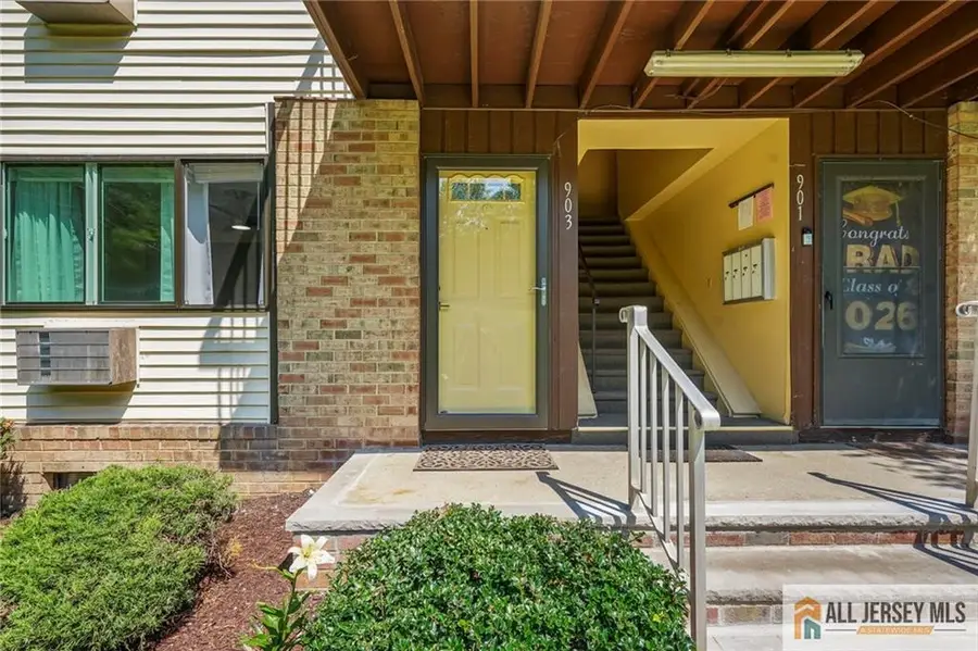 -903 Cricket Lane, Woodbridge, NJ 07095 - #2