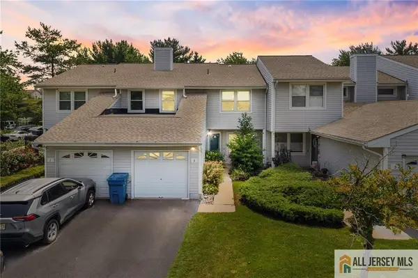 -3 Sandpiper Drive #2502, Sayreville, NJ 08859