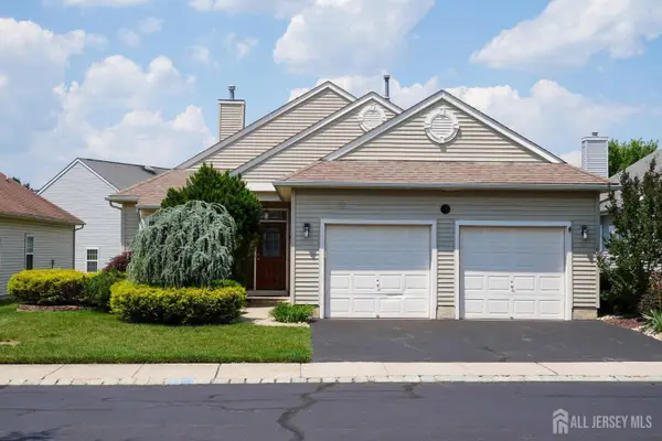 -64 Viineyard Court, Monroe, NJ 08831