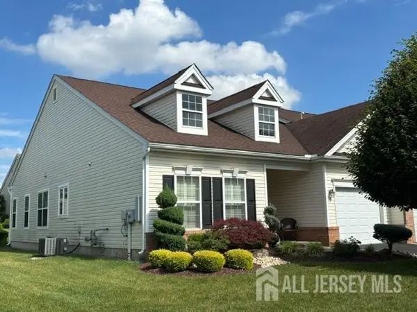 -61 Diamond Spring Drive, Monroe, NJ 08831
