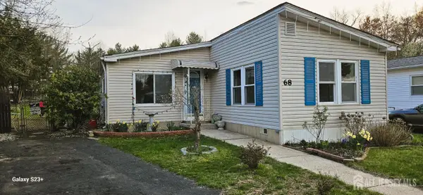 -68 Deer Way, Manalapan, NJ 07726