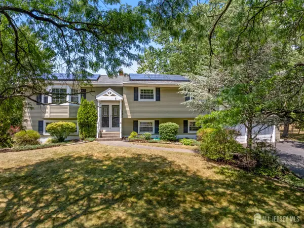 -5 Yale Court, East Brunswick, NJ 08816