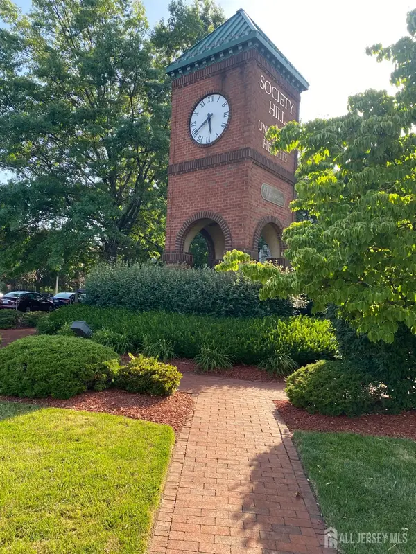 -18 Colgate Drive, Newark, NJ 07103