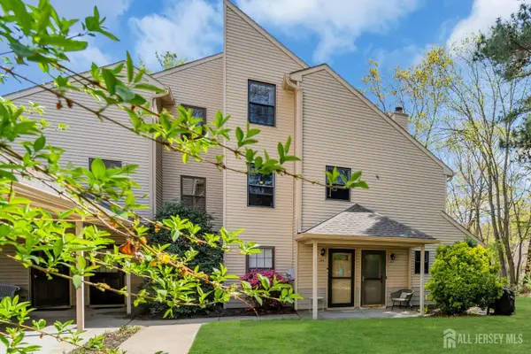 -305 Owls Nest Court, Jackson, NJ 08527