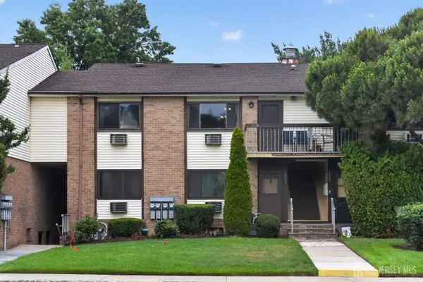 -1008 Cricket Lane, Woodbridge Proper, NJ 07095