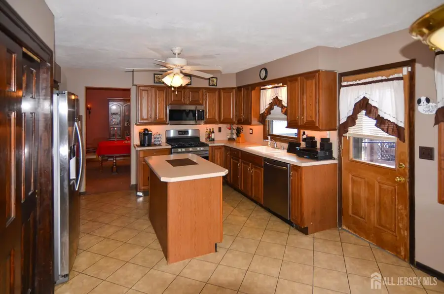 -27 Henley Street, Woodbridge, NJ 07095 - #2