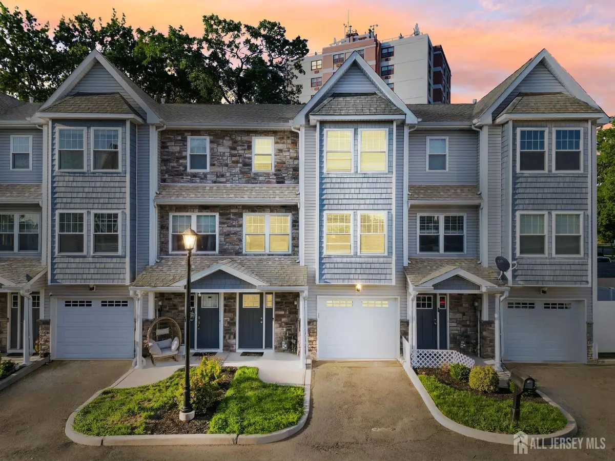 -322 Mcguire Place, Perth Amboy, NJ 08861 - #1