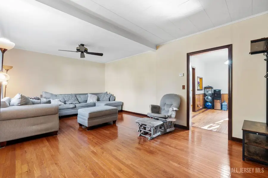 -421 N Lincoln Avenue N, Middlesex, NJ 08846 - #3