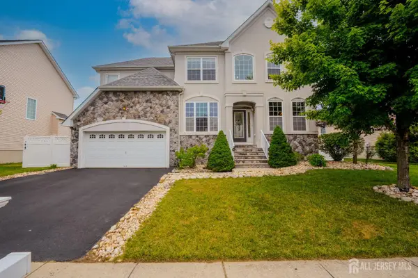 -3 Maxwell Road, Monroe, NJ 08831