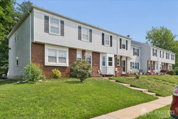 -45 Astor Court, Sayreville, NJ 08872