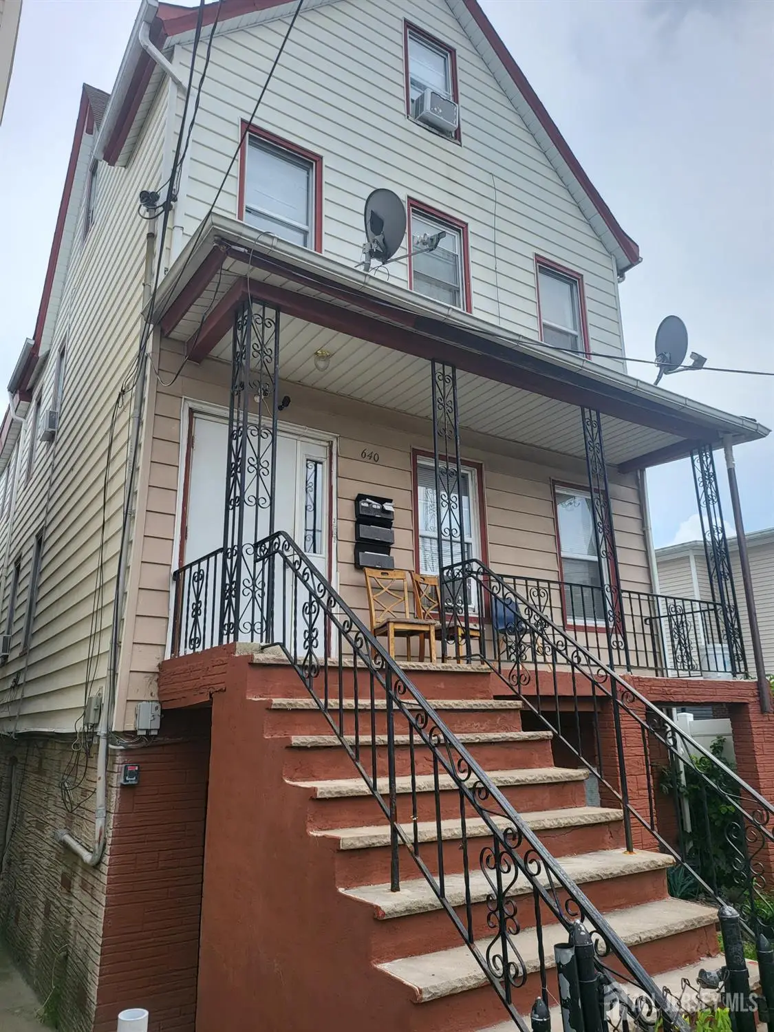 -640 Elizabeth Street, Perth Amboy, NJ 08861 - #1