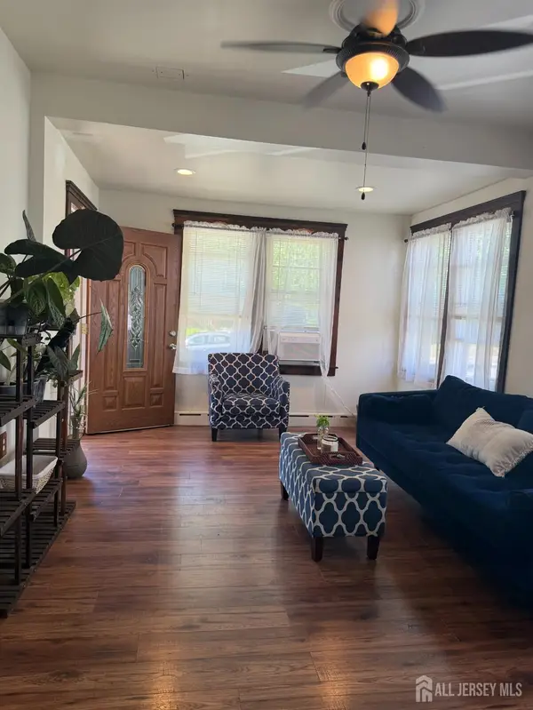 -433 S 8th Avenue S, Highland Park, NJ 08904