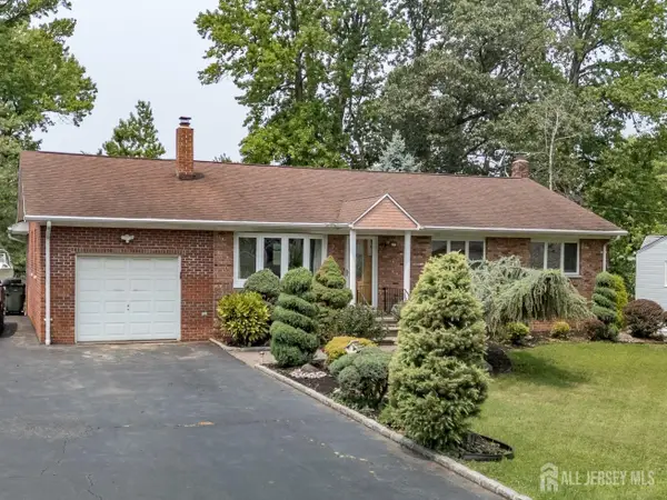 -27 Fagan Place, Colonia, NJ 07067