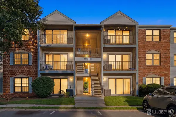 -407 Lancaster Court, Piscataway, NJ 08854