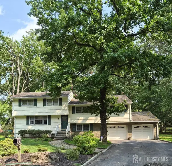 -3 Sandia Court, Edison, NJ 08820
