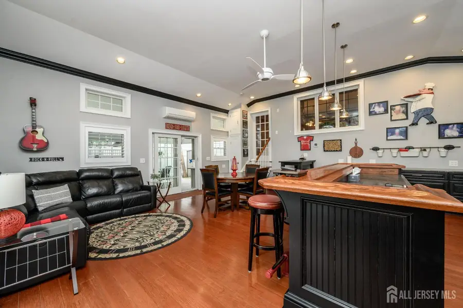 -10 Crampton Avenue, Woodbridge, NJ 07095 - #2