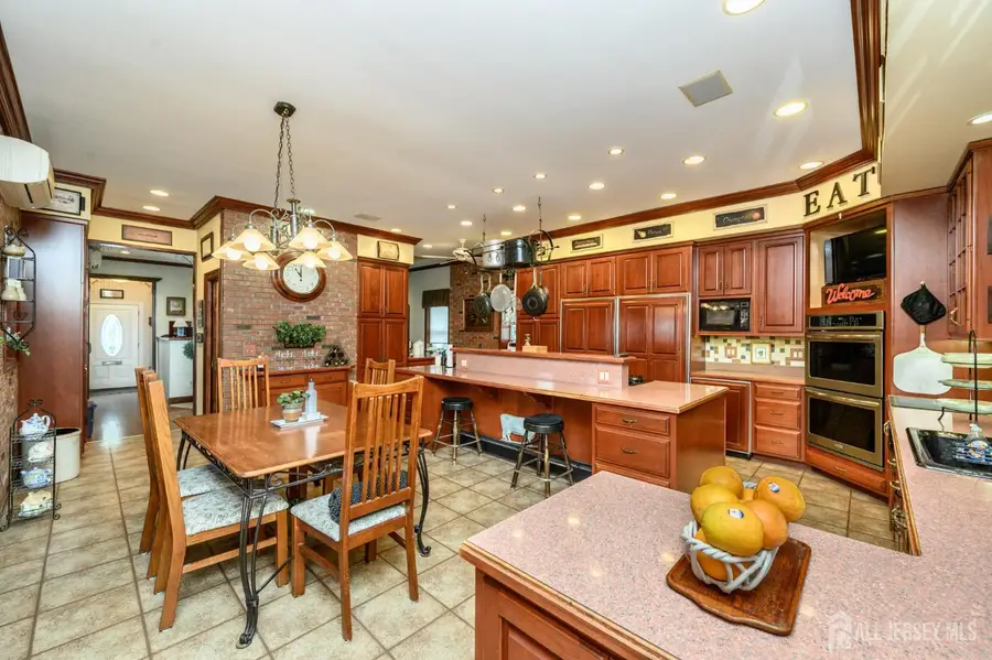 -10 Crampton Avenue, Woodbridge, NJ 07095 - #3
