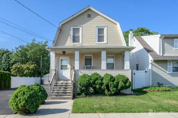 -27 S Robert Street S, Sewaren, NJ 07077