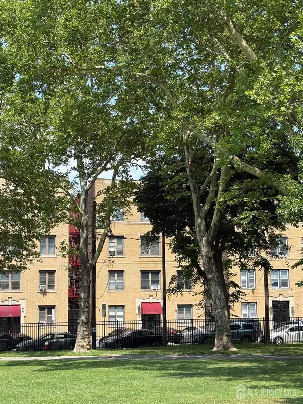 -194 Kensington Avenue #303, Jersey City, NJ 07306