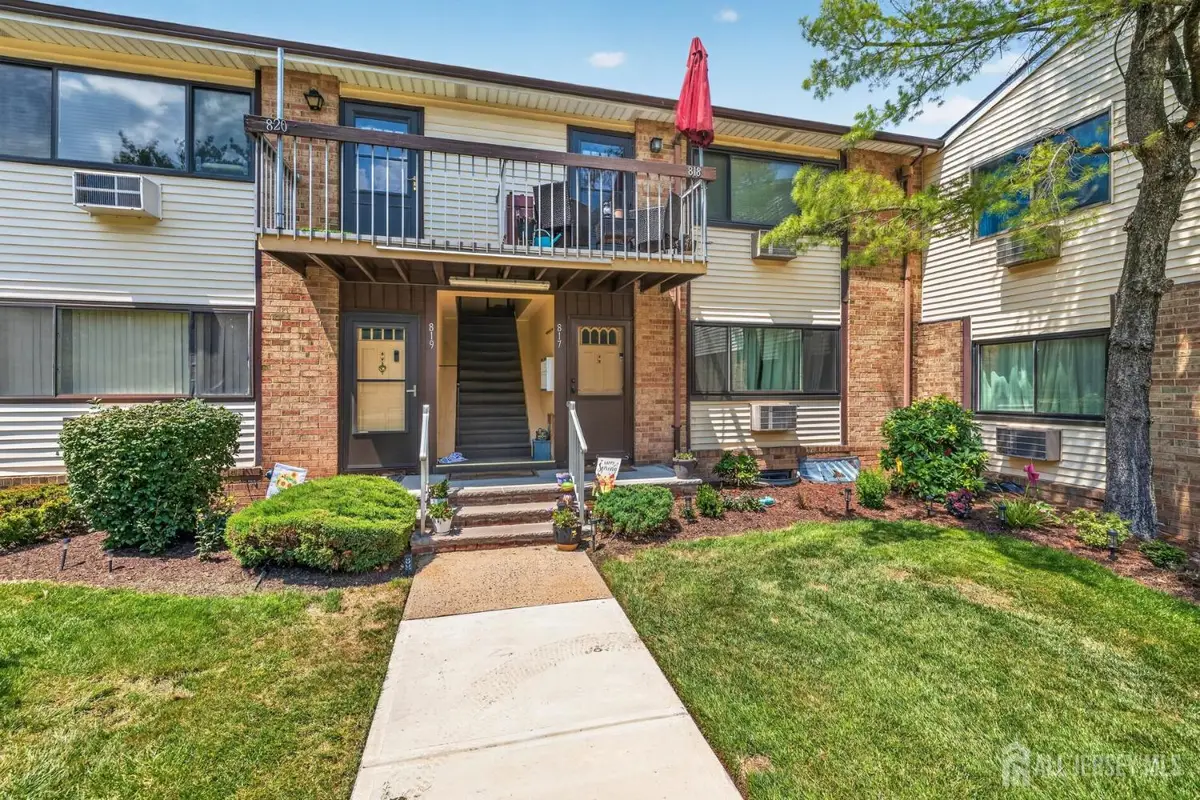 -818 Cricket Lane, Woodbridge, NJ 07095 - #1