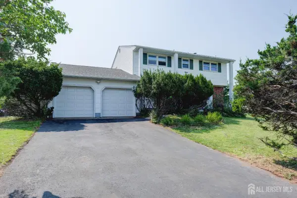 -23 Charlton Avenue, Piscataway, NJ 08854