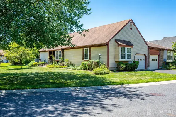 -10 Betsy Ross Drive, Monroe, NJ 08831