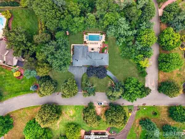 -7 Darien Court, Colts Neck, NJ 07722