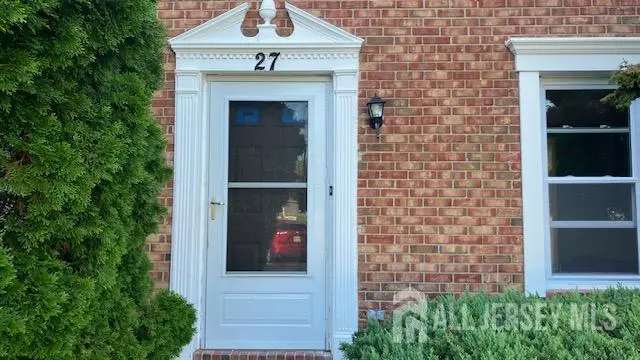 -27 Beechwood Court, Heathcote, NJ 08852 - #2