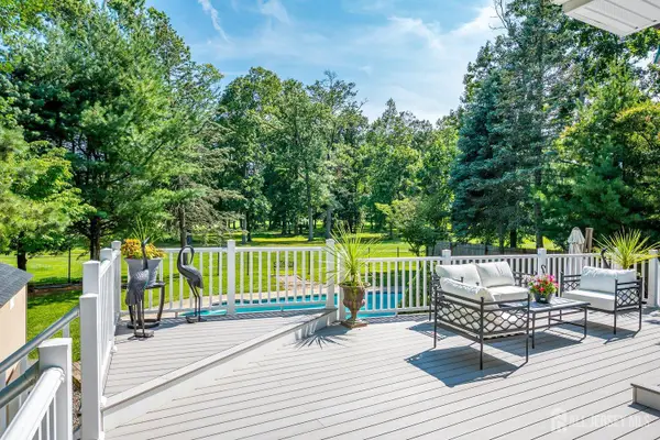 -41 W Calvert Avenue, Edison, NJ 08820