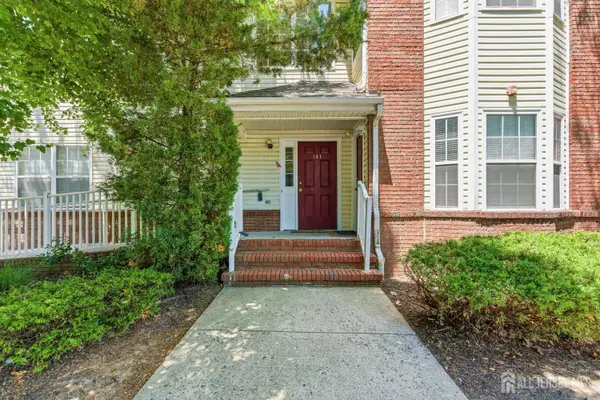 -141 Forest Drive, Piscataway, NJ 08854