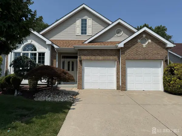 -8 Wakefield Court, Monroe, NJ 08831