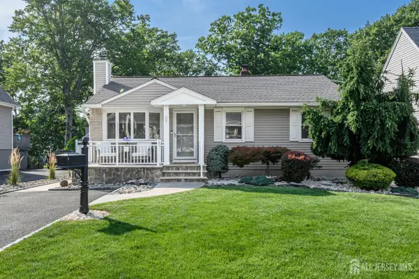 -35 Gaywood Avenue, Colonia, NJ 07067