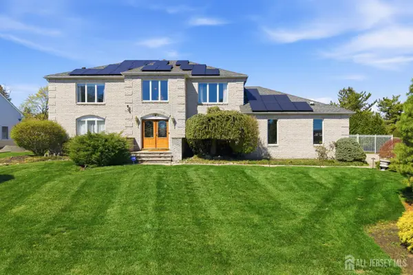-4 Allison Court, Edison, NJ 08820