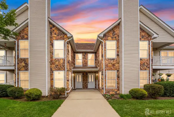 -127 Chariot Court, Piscataway, NJ 08854