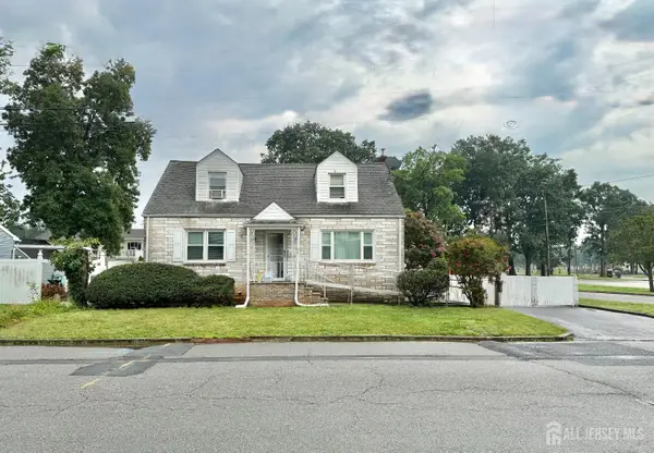 -674 Cedar Street, Colonia, NJ 07067