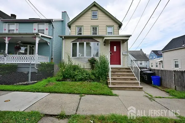 -43 Christopher Street, Carteret, NJ 07008