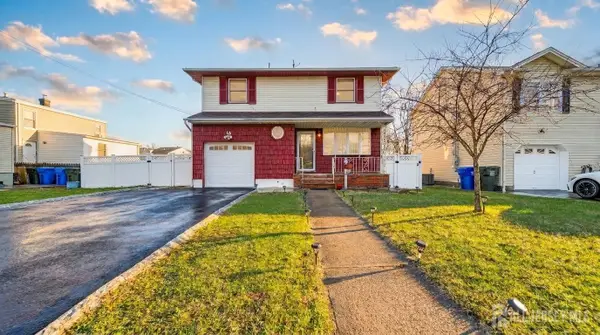 -14 Carteret Street, Port Reading, NJ 07064