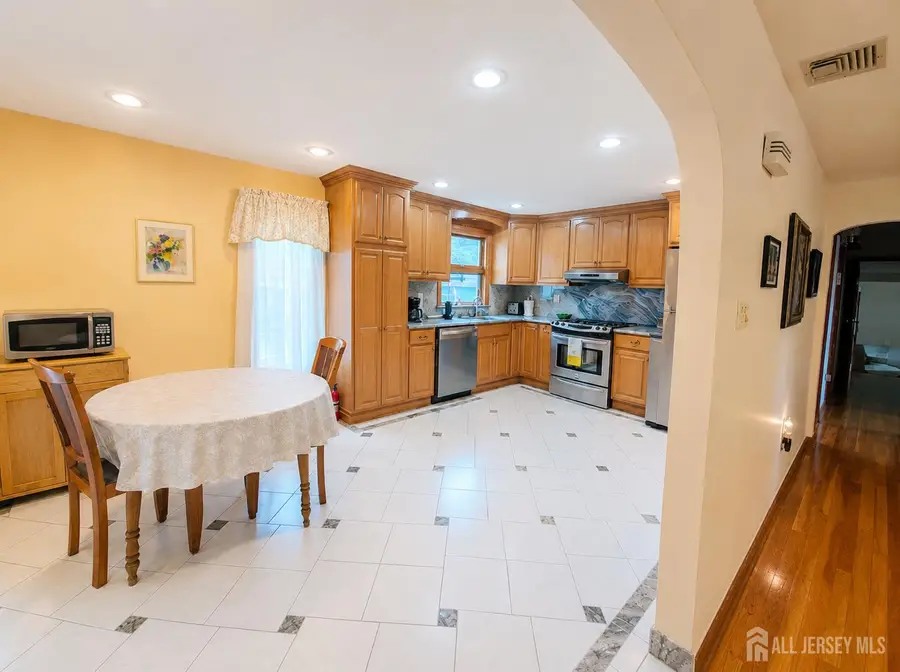 -41 Edgewood Avenue, Colonia, NJ 07067 - #3