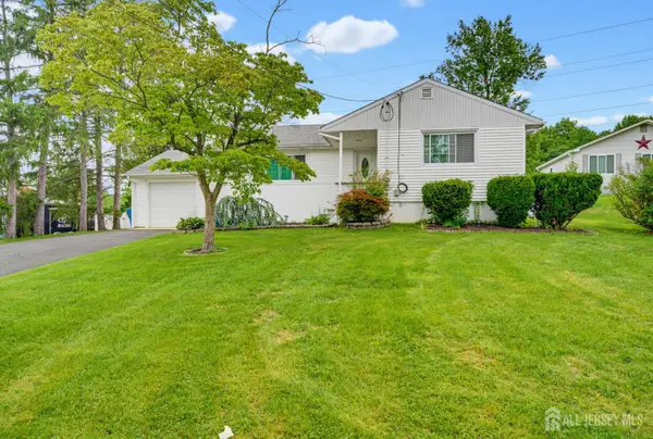 -125 Higgins Road, Old Bridge, NJ 07747