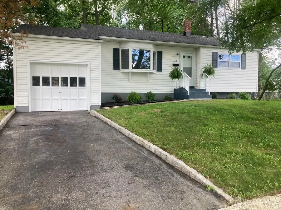 -23 Nancy Circle, Edison, NJ 08817 - #2