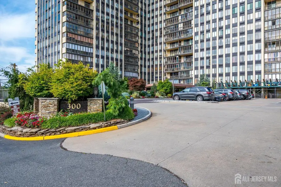 -300 Winston Drive #C2912, Cliffside Park, NJ 07010 - #2