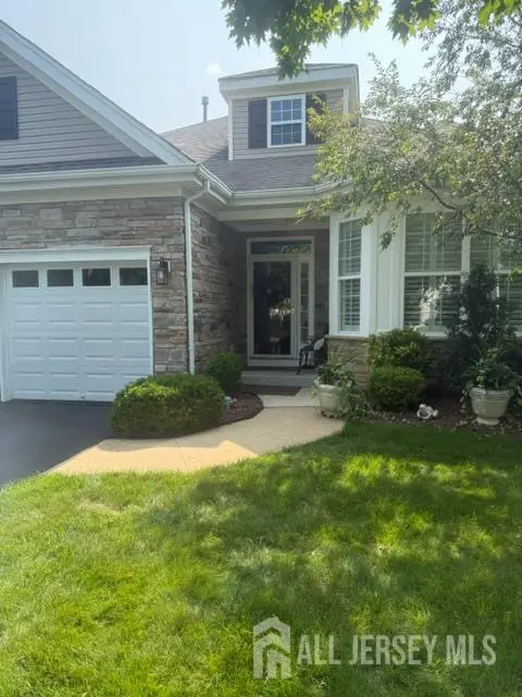 -79 Crescent Way, Monroe, NJ 08831